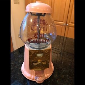 Juicy gumball machine